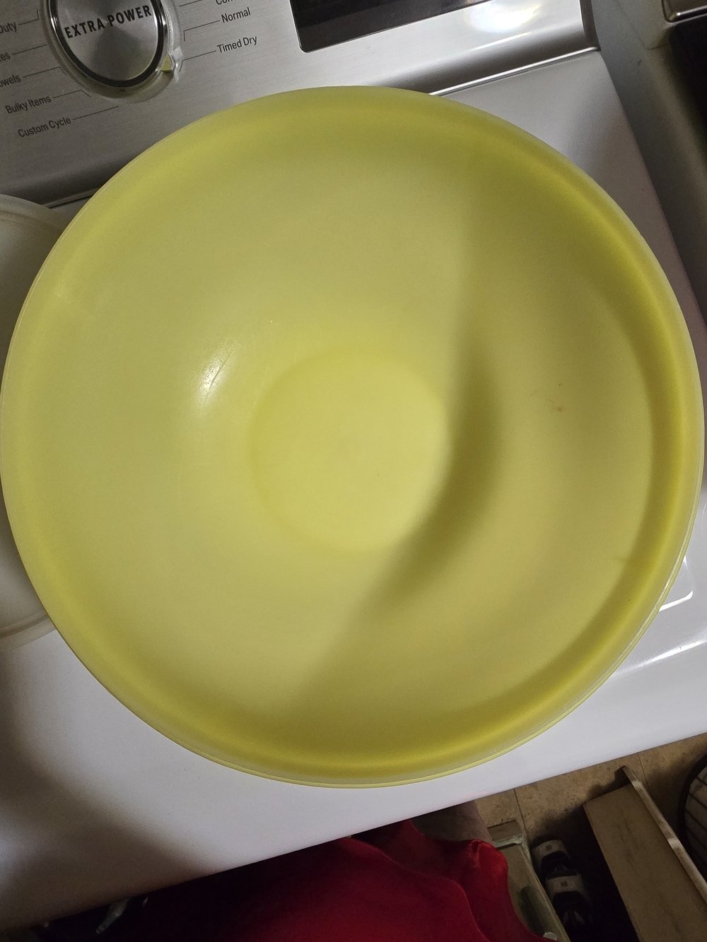 Tupperware Yellow Mixing Bowl-Fix N Mix-